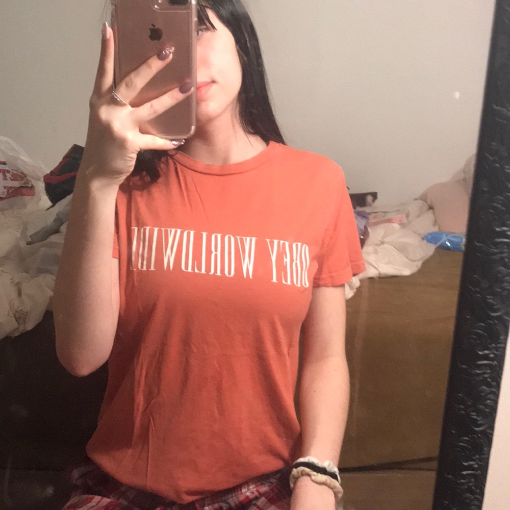 Obey tee